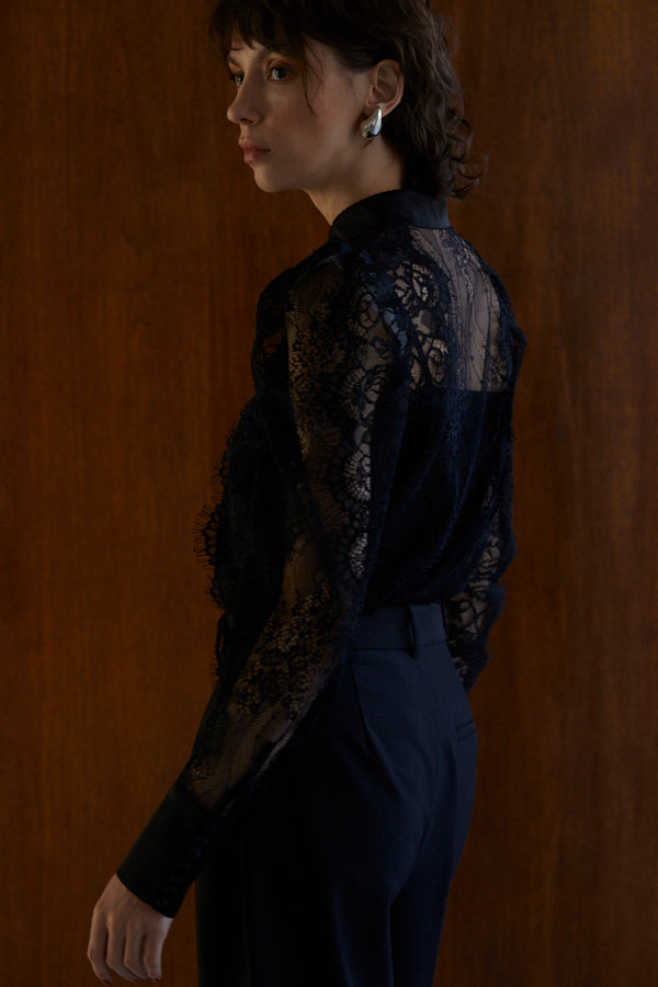 Grace scalloped lace blouse <br>  -BLK-