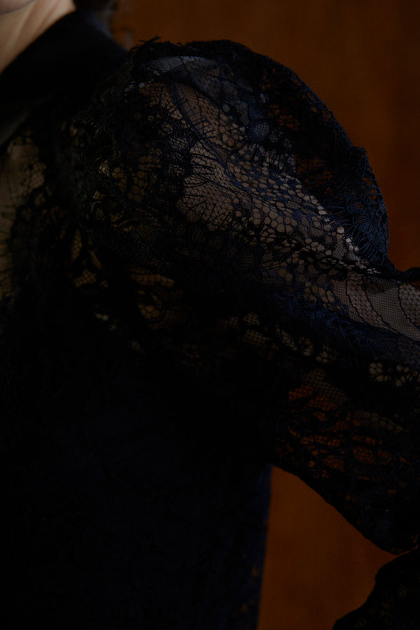 Grace scalloped lace blouse <br>  -BLK-