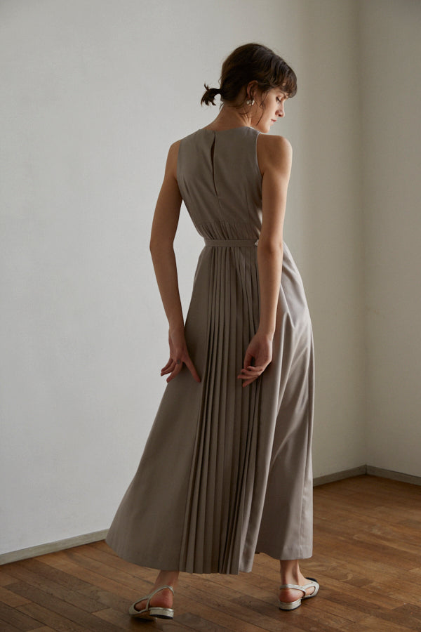 Emilia Pleated Dress -BEG-