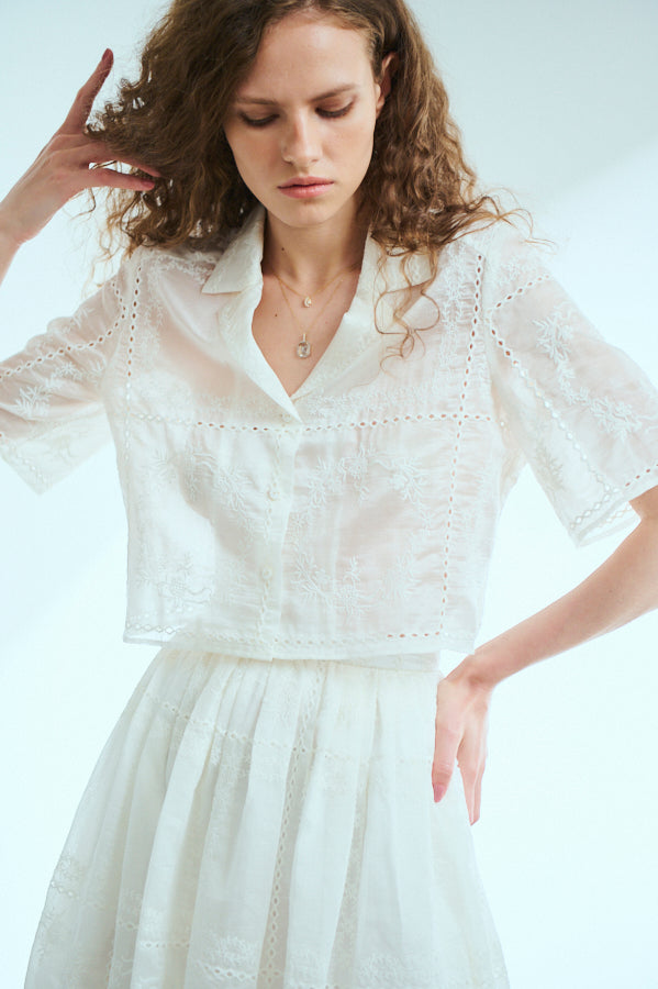 Audrey Lace Shirt <br>-WHT-