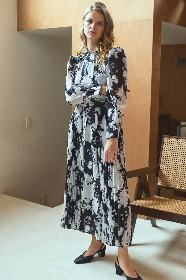 Abby Flower Dress  <br> -BLK.pt-