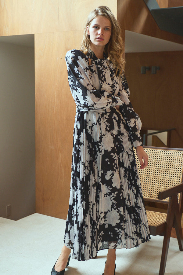 Abby Flower Dress  <br> -BLK.pt-