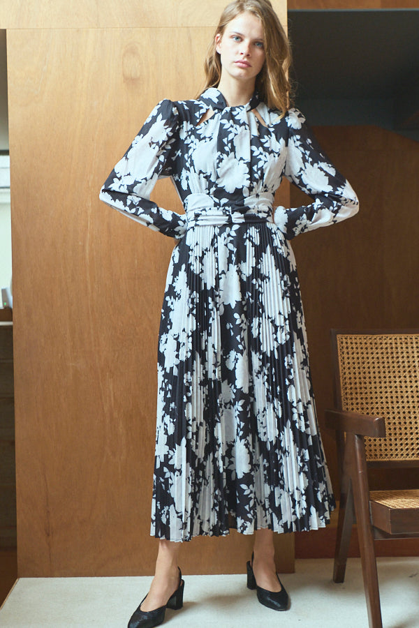 Abby Flower Dress  <br> -BLK.pt-