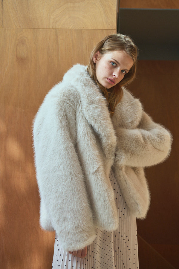 Pre-order Elisa Faux Fur Coat <br>-Silver.WHT-