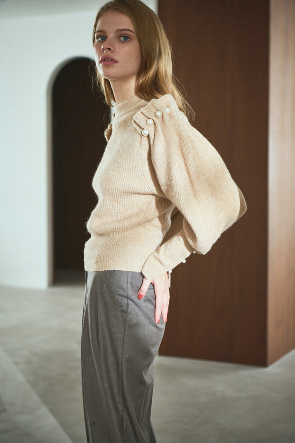 Pearl Crew neck Slash-sleeve sweater <br>  -L.BEG-