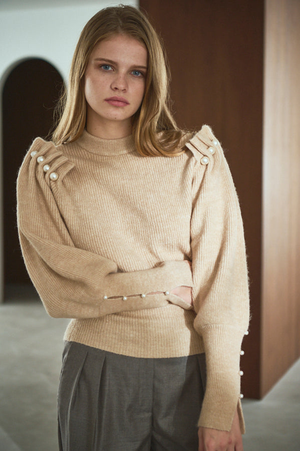 Pearl Crew neck Slash-sleeve sweater <br>  -L.BEG-