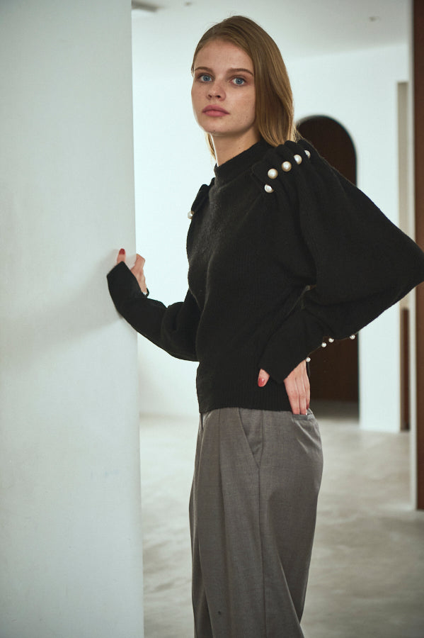 Pearl Crew neck Slash-sleeve sweater  <br> -BLK-