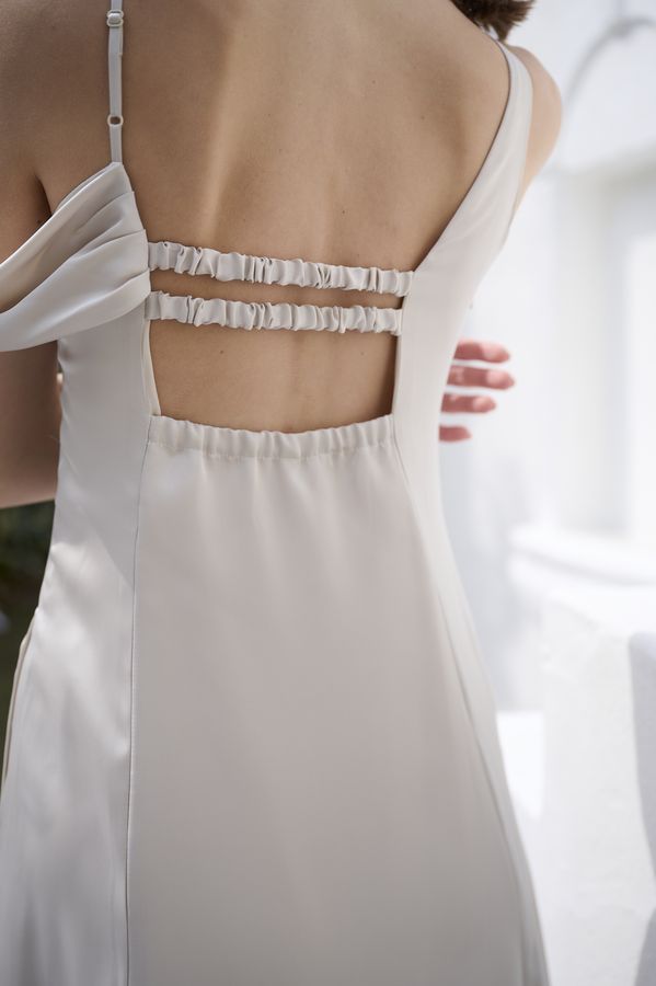 Gloria Dress <br> -Light beige-