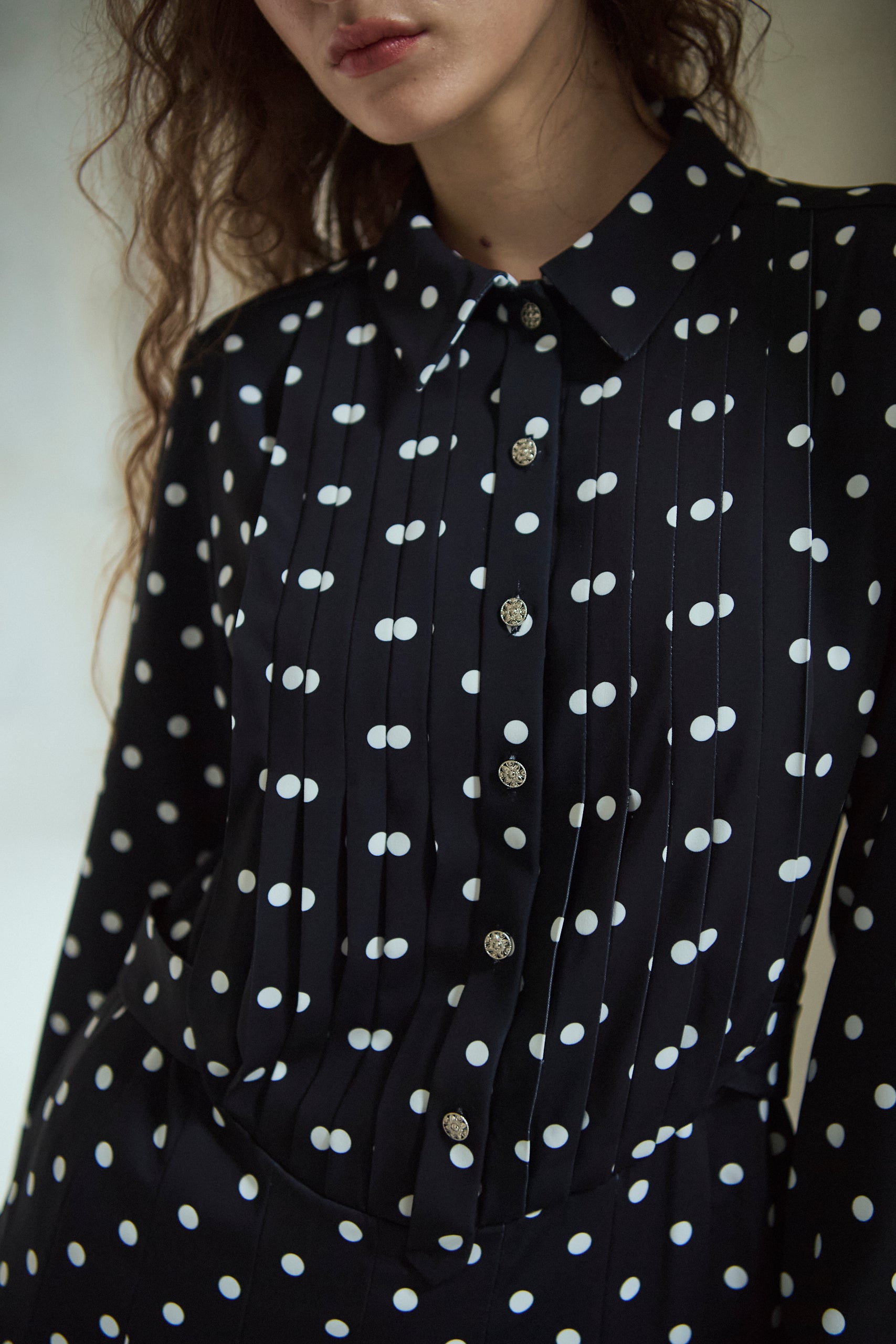 Diora Pleated Dress <br>-Dot.black-