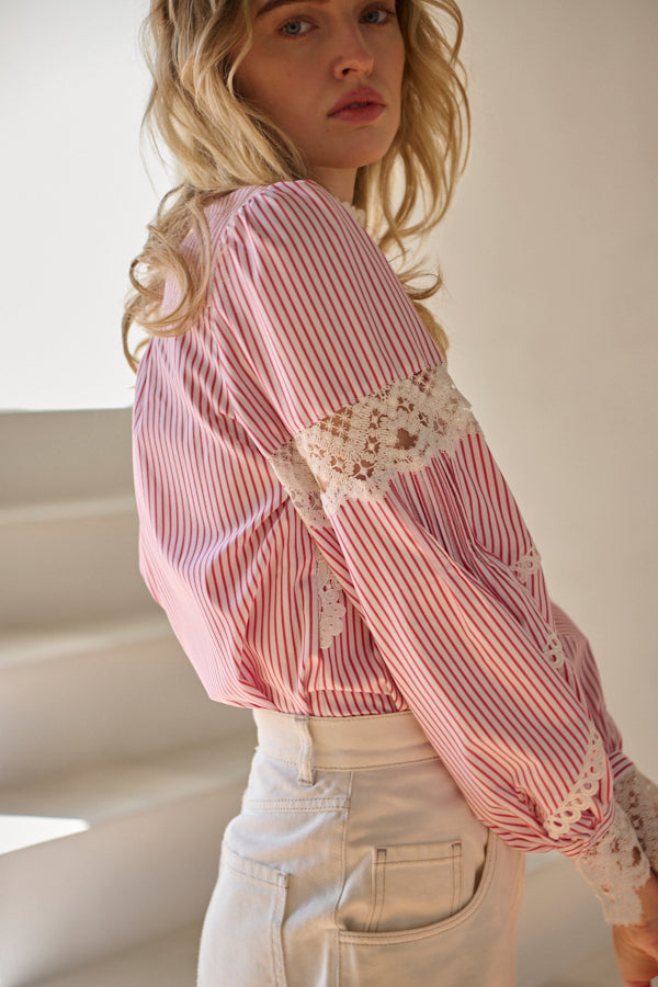 Bibi Lace-trimmed Blouse <br> -RED.st-