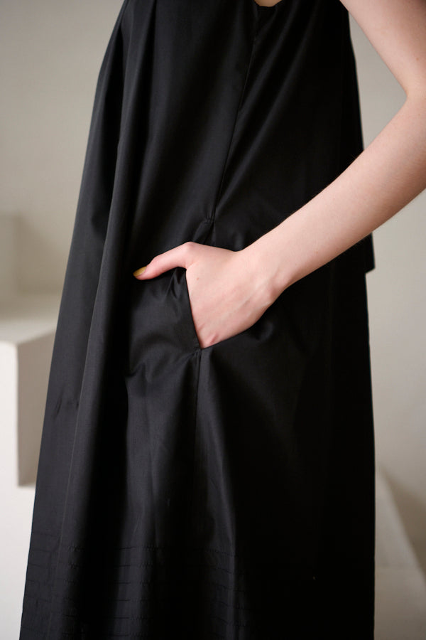 Clara Back Ribbon Dress  <br>-BLK-