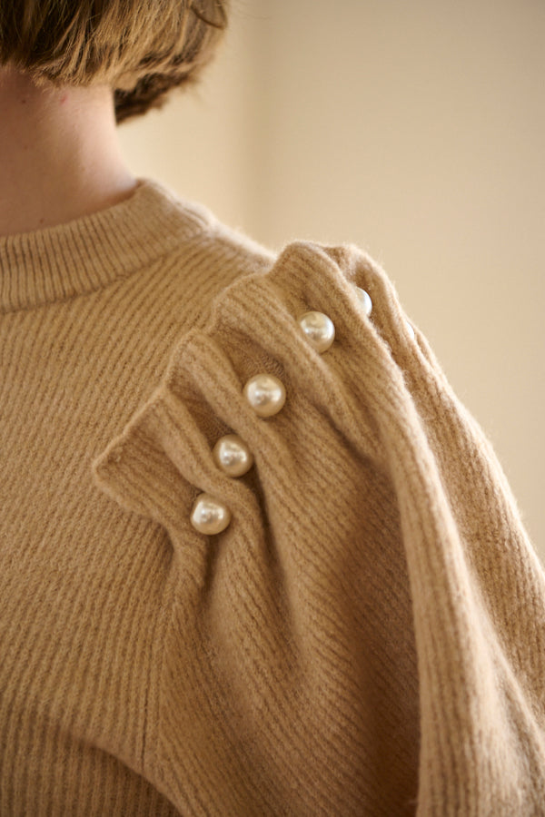 Pearl Crew neck Slash-sleeve sweater <br>  -L.BEG-