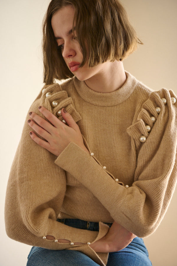 Pearl Crew neck Slash-sleeve sweater <br>  -L.BEG-